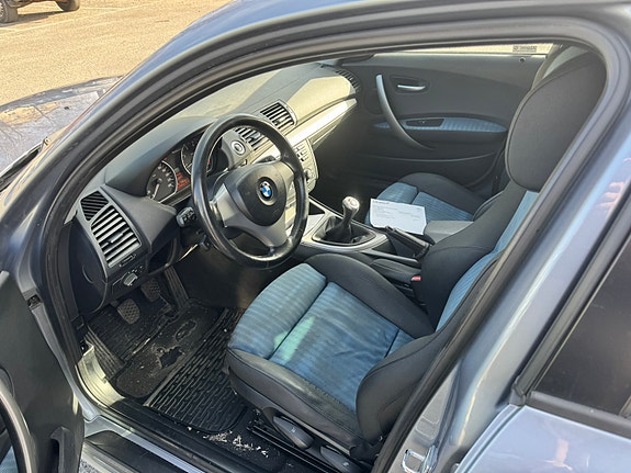 BMW 120i 4 of 5