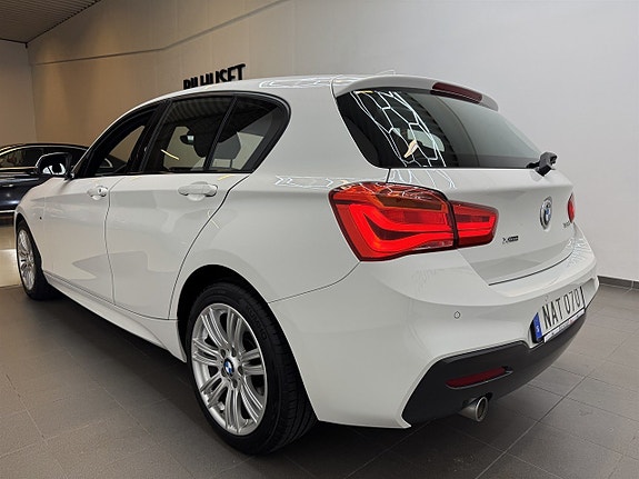BMW 118d 4 of 5
