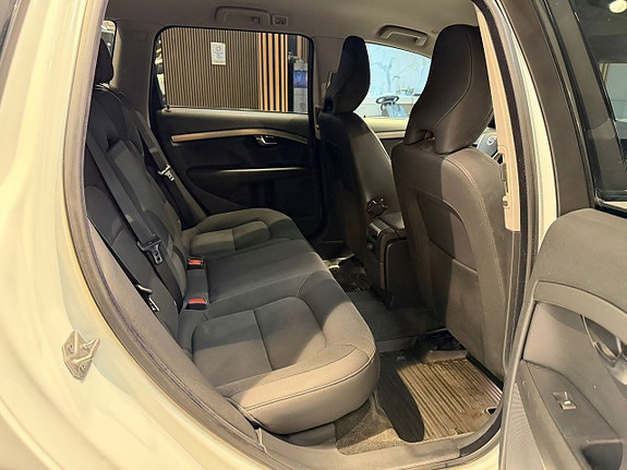 Volvo XC70 16 of 23