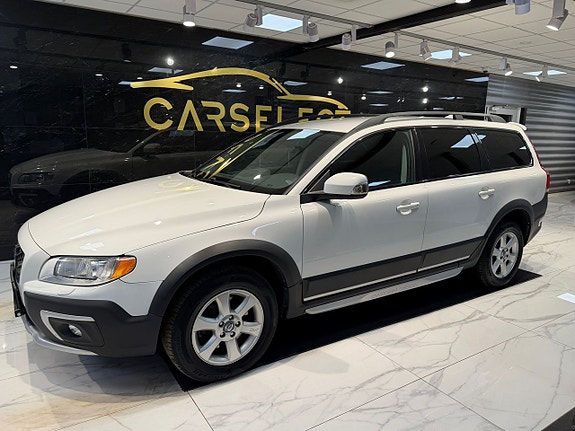 Volvo XC70 2 of 5