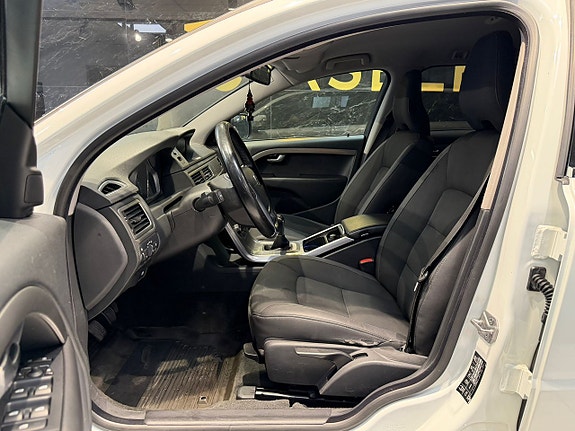 Volvo XC70 13 of 23