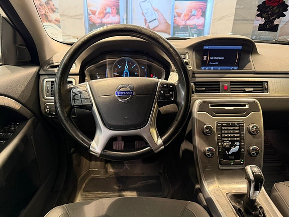 Volvo XC70 10 of 23