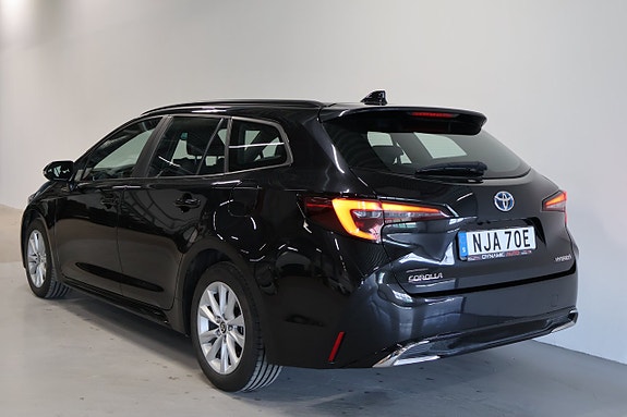 Toyota Corolla 4 of 5
