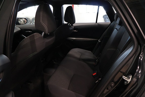 Toyota Corolla 13 of 21