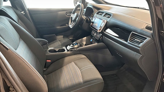 Nissan Leaf 3 of 5