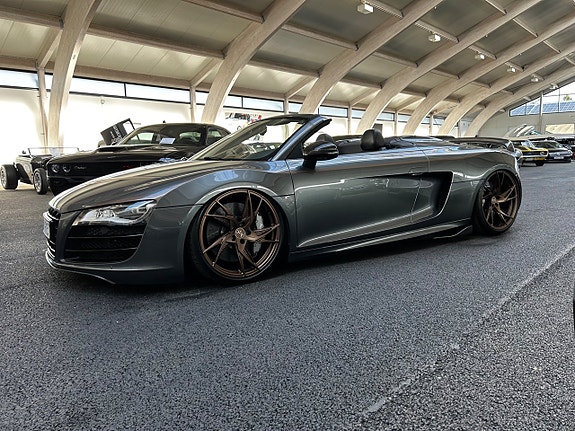Audi R8 2 of 5