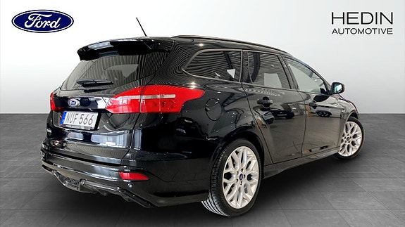 Ford Focus 2 of 5