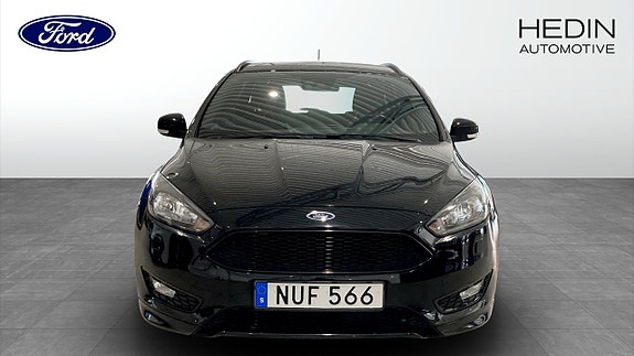 Ford Focus 8 of 12