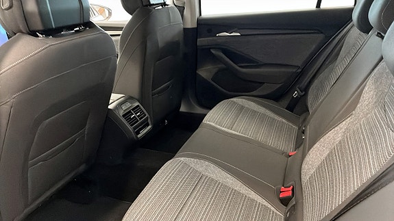 Skoda Superb 11 of 13