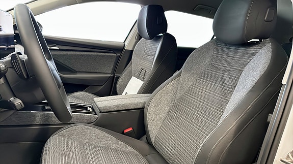 Skoda Superb 8 of 13
