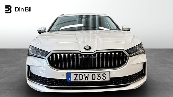 Skoda Superb 2 of 5