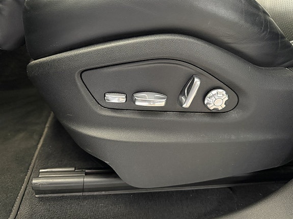 Porsche Cayenne 19 of 25