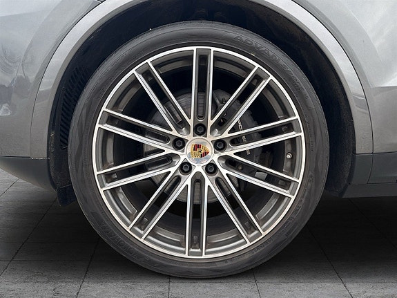 Porsche Cayenne 24 of 25