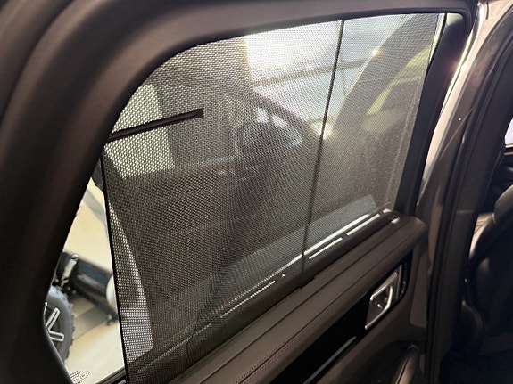 Porsche Cayenne 20 of 25