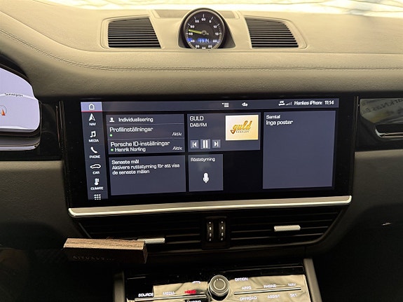 Porsche Cayenne 10 of 25