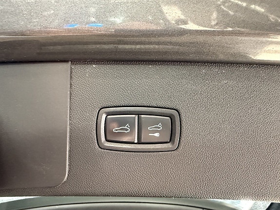 Porsche Cayenne 21 of 25
