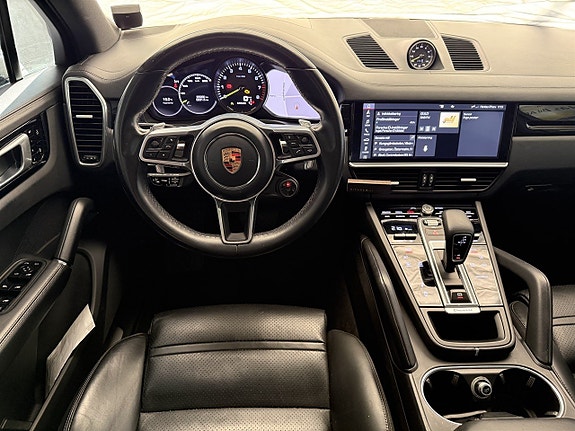 Porsche Cayenne 5 of 5
