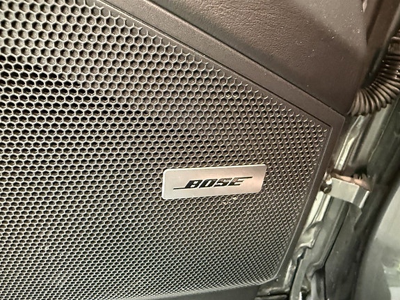 Porsche Cayenne 14 of 25