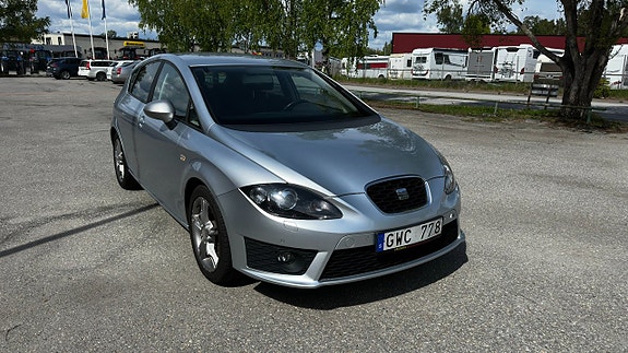 Seat Leon 2 of 5