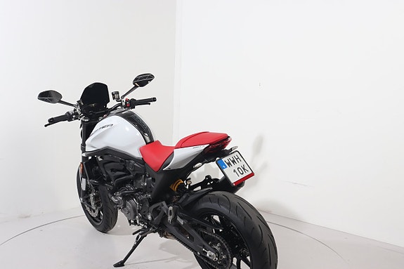 Ducati Monster 950 6 of 8
