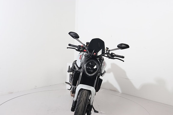 Ducati Monster 950 3 of 5