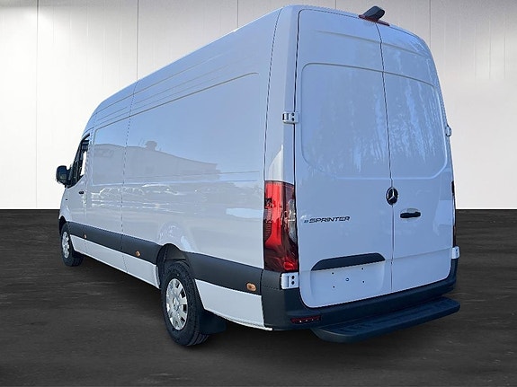 Mercedes-Benz eSprinter 420 3 of 11