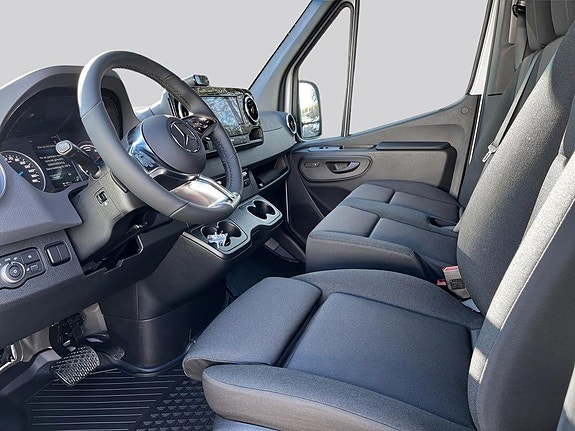 Mercedes-Benz eSprinter 420 7 of 11