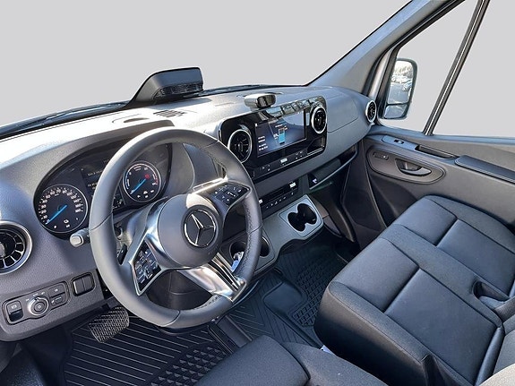 Mercedes-Benz eSprinter 420 8 of 11