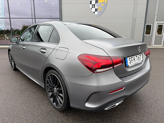 Mercedes-Benz A250 e 4 of 5