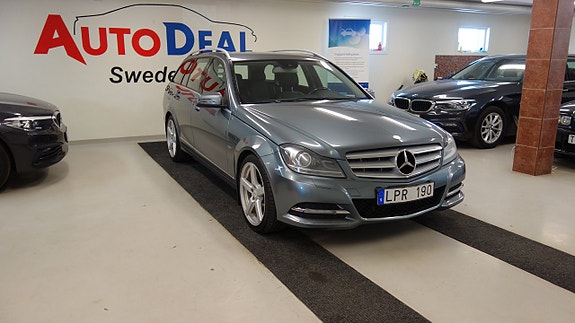 Mercedes-Benz C250 3 of 13