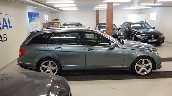 Mercedes-Benz C250 5 of 13