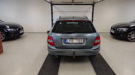 Mercedes-Benz C250 7 of 13