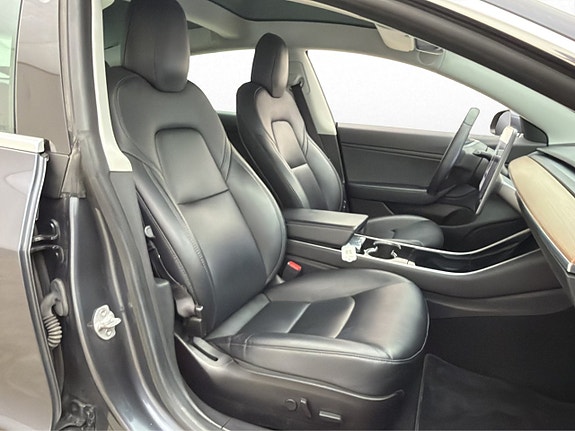 Tesla Model 3 20 of 30