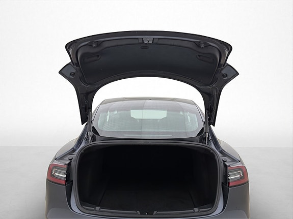 Tesla Model 3 8 of 30