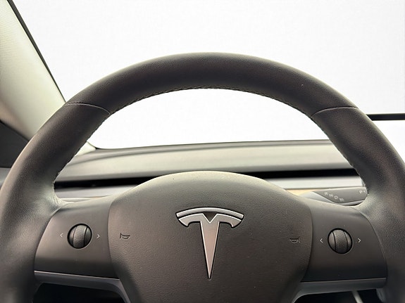 Tesla Model 3 24 of 30