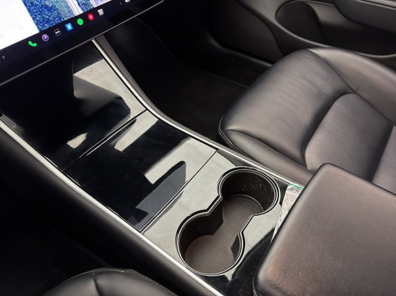 Tesla Model 3 18 of 30