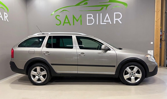 Skoda Octavia Scout 2 of 5