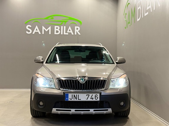 Skoda Octavia Scout 4 of 5