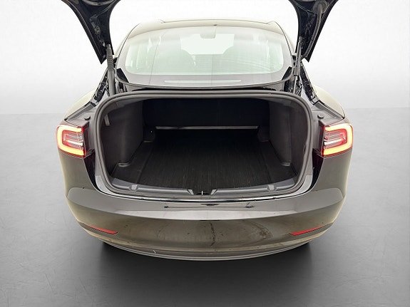 Tesla Model 3 8 of 30