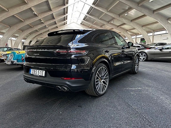 Porsche Cayenne 5 of 5