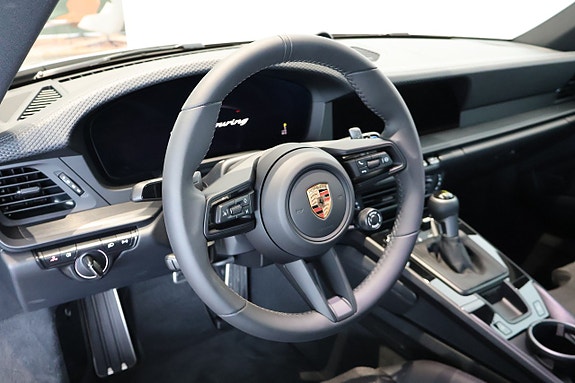Porsche 911 GT3 6 of 12