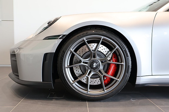 Porsche 911 GT3 4 of 5
