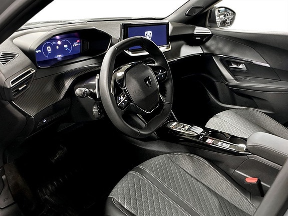Peugeot 2008 4 of 5