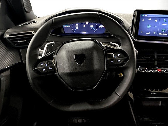 Peugeot 2008 7 of 19