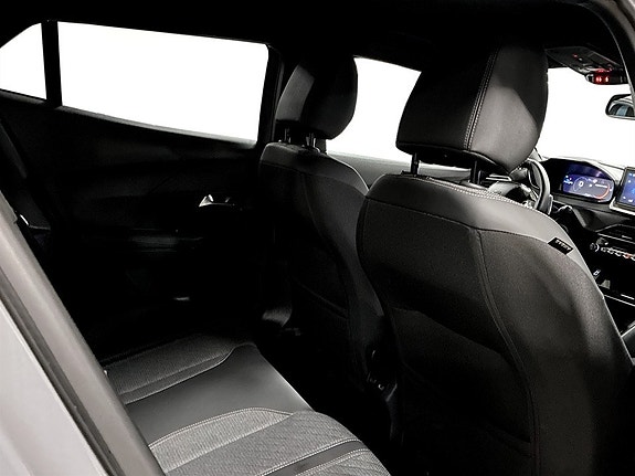 Peugeot 2008 15 of 19