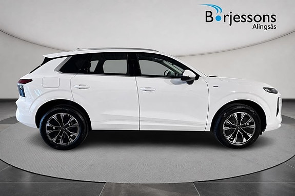 Audi Q3 2 of 5