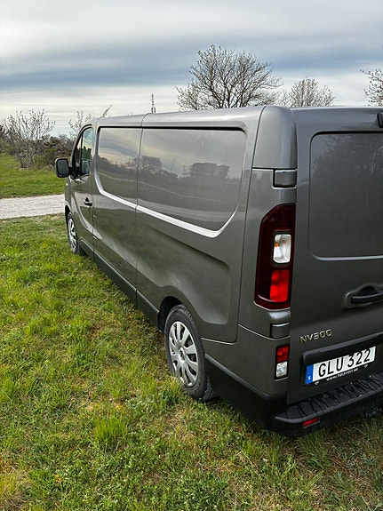 Nissan NV300 16 of 16