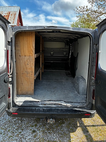 Nissan NV300 6 of 16