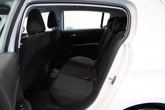 Peugeot 308 10 of 12