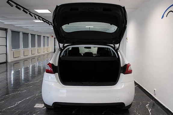 Peugeot 308 7 of 12